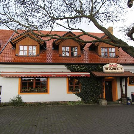 Pension&Restaurant U Koňské dráhy Holkov Velešín Bagian luar foto