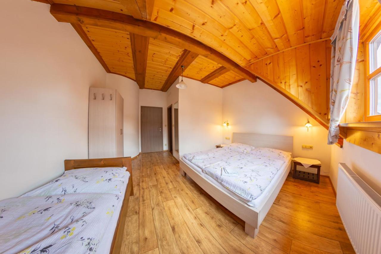 Pension&Restaurant U Koňské dráhy Holkov Velešín Bagian luar foto